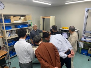 試験施設内見学